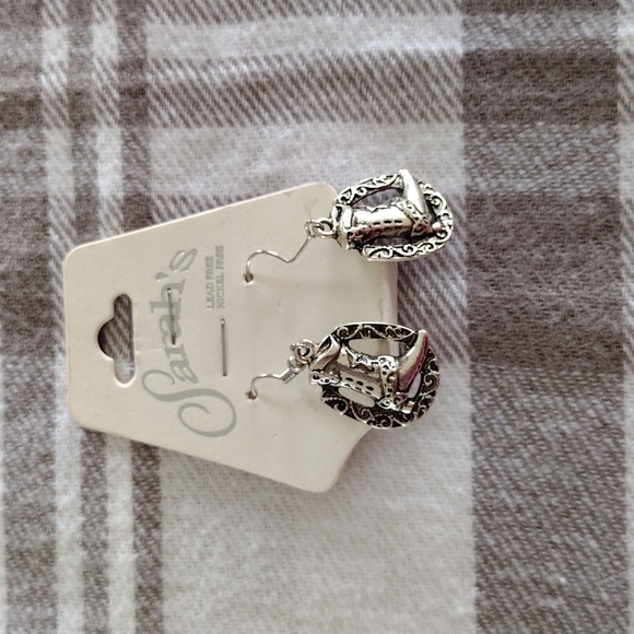 Western Earrings - Picture 1 of 1